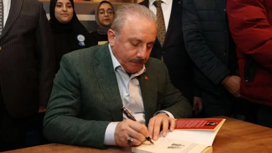 TBMM Başkanı Şentop, Sultanbeyli'de 'Mevlana İdris Kütüphanesi'nin açılış törenine katıldı