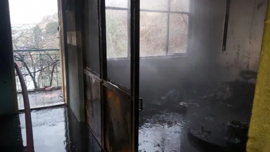 Tek katlı boş evde yangın çıktı