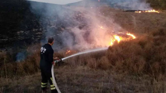 Tekirdağ'da 700 dönüm anız alev alev yandı