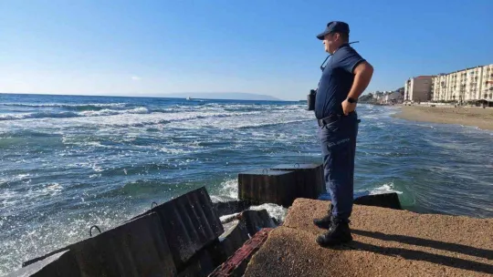 Tekirdağ'da denize giren 2 kardeşten biri kayboldu, diğeri hastaneye kaldırıldı