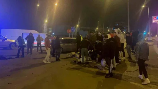 Tekirdağ'da iki otomobil çarpıştı: 4 yaralı