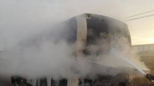 Tekirdağ'da işçi otobüsü yandı