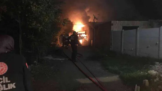 Tekirdağ'da korkutan gecekondu yangını