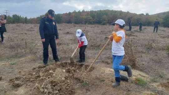 Tekirdağ'da polis künyeli fidan dikimi