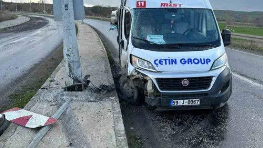 Tekirdağ'da servis aracı kaza yaptı: 3 yaralı