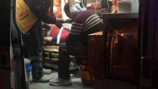 Tekirdağ'da trafik levhalarına çarpan otomobil takla attı: 3 yaralı