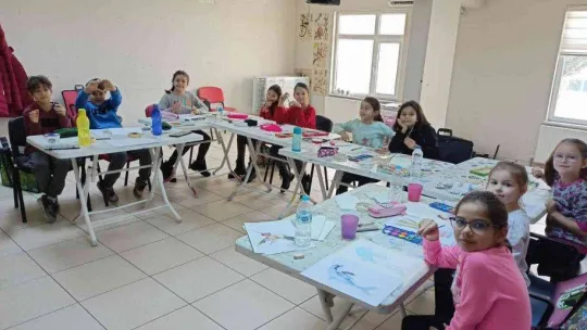 Tekirdağ'da yüzlerce öğrenci kış spor okulunda eğitim alıyor