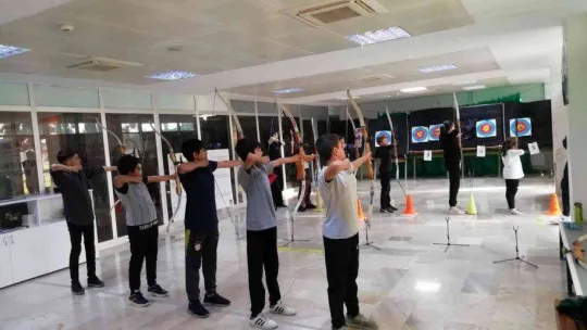 Tekirdağ'da yüzlerce öğrenci kış spor okulunda eğitim alıyor