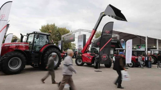 Teknolojik traktörler bu fuarda sergileniyor