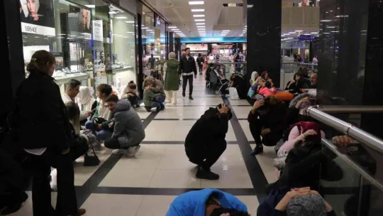 Telefonlara uyarı geldi, vatandaşlar 'Çök-Kapan-Tutun' yaptı