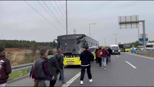 TEM'de servis aracı İETT otobüsü ile çarpıştı: 7 yaralı