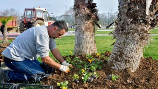 Temiz ve Güzel bir Biga için ekipler aralıksız çalışıyor