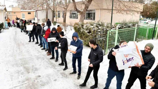 Tepebaşı depremzedeler için seferber oldu