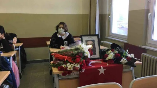 Terör saldırısında hayatını kaybeden Yağmur Uçar okulunda törenle anıldı