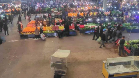 Tezgah yeri anlaşmazlığı kanlı bitti: 4 yaralı