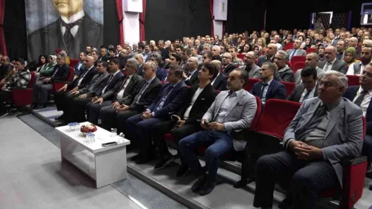 TGRT Haber spikeri Mehmet Aydın'dan öğretmenlere iletişim eğitimi