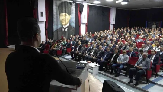 TGRT Haber spikeri Mehmet Aydın'dan öğretmenlere iletişim eğitimi