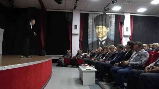 TGRT Haber spikeri Mehmet Aydın'dan öğretmenlere iletişim eğitimi