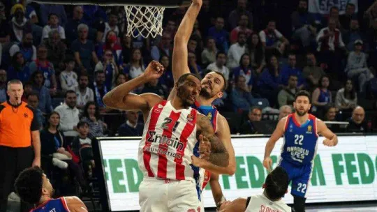 THY Euroleague: A. Efes: 82 - Olympiakos: 71