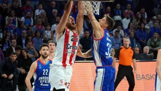 THY Euroleague: A. Efes: 82 - Olympiakos: 71