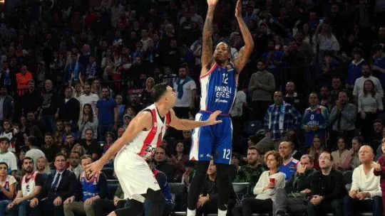 THY Euroleague: A. Efes: 82 - Olympiakos: 71
