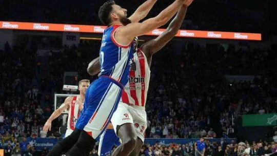 THY Euroleague: A. Efes: 82 - Olympiakos: 71