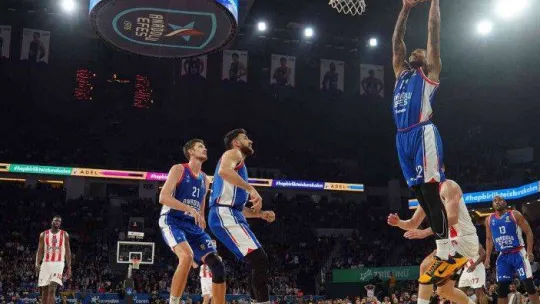 THY Euroleague: A. Efes: 82 - Olympiakos: 71