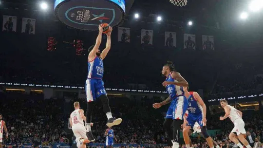 THY Euroleague: A. Efes: 82 - Olympiakos: 71