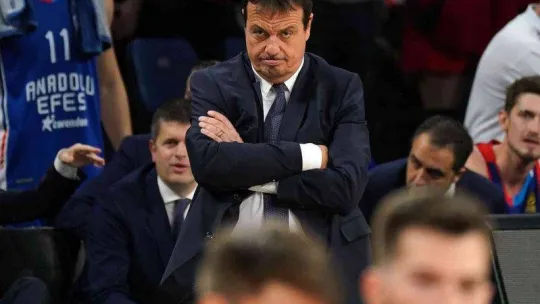 THY Euroleague: A. Efes: 82 - Olympiakos: 71