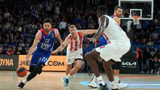 THY Euroleague: A. Efes: 82 - Olympiakos: 71