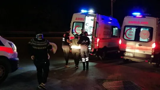 Ticari taksi ile otomobil çarpıştı: 5 yaralı