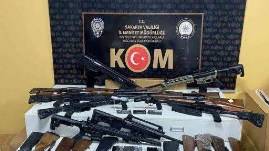 Ticari taksiden yolcu değil tabancalar çıktı