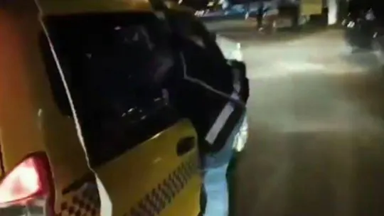 Ticari taksiden yolcu değil tabancalar çıktı