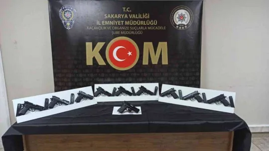 Ticari taksiden yolcu değil tabancalar çıktı