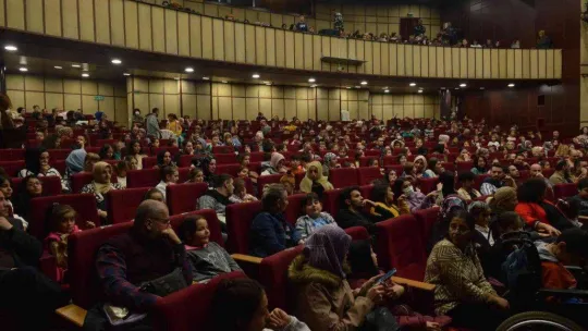 Tiyatroya çocuklardan yoğun ilgi