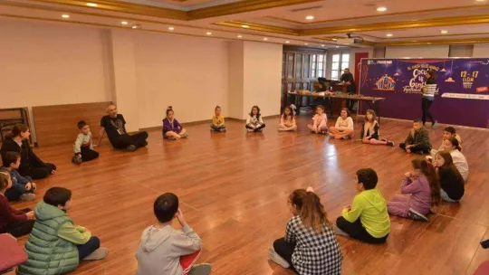 Tiyatroya çocuklardan yoğun ilgi