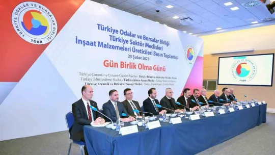 TOBB Başkanı Hisarcıklıoğlu: 'Deprem bölgesinde yapılacak konutlarda inşaat malzemeleri için fiyat sabitlenecek'