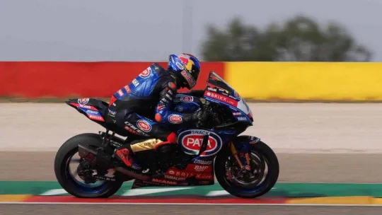 Toprak Razgatlıoğlu'ndan 12. yarış zaferi