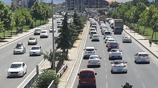 Trafikte tatilcilerin dönüş yoğunluğu başladı
