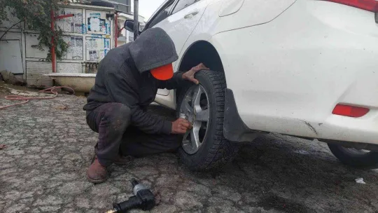 Trakya'da lastikçilerde 'kış lastiği' yoğunluğu
