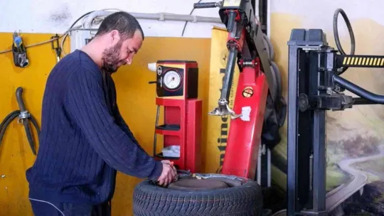 Trakya'da lastikçilerde 'kış lastiği' yoğunluğu