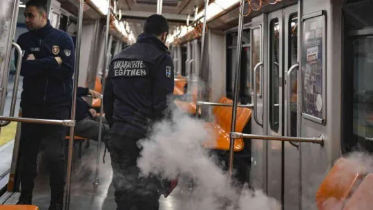 Trende yangın ve yolcu kurtarma tatbikatı gerçeğini aratmadı