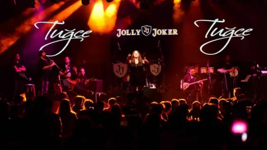 Tuğçe Kandemir hasta haliyle Bursa'da konser verdi