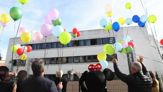 Tüm balonlar bugün onlar için gökyüzüne bırakıldı