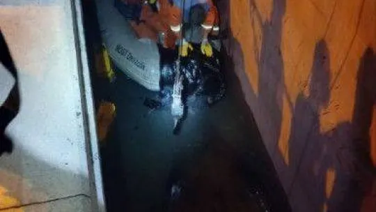 Tüpraş limanında denize asfalt zifti dökülmüştü, deniz temizlendi