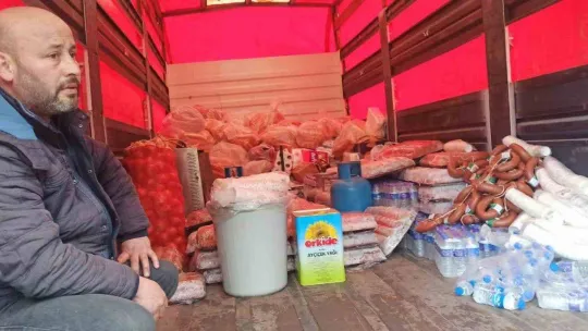 Turgutlu'dan depremzedelere sıcak yemek dağıtımı için araçlar yola çıktı