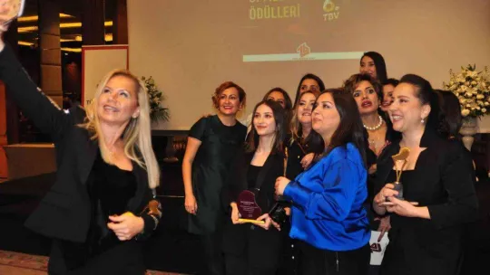 Türk Böbrek Vakfı'ndan İhlas Medya'ya 2 ödül birden