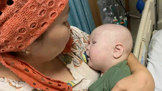 Türk doktorlardan Kırgız Aman bebeğe hayati müdahaleler: Önce karaciğer nakli sonra kalp ameliyatı