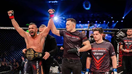 Türk dövüşcüler Viyana'da Yunanlı'yı sayıyla, İsrailli'yi nakavtla yendi