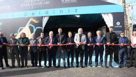 Türk Dünyası'nın geleneksel halk çalgıları Tuzla'da sergileniyor